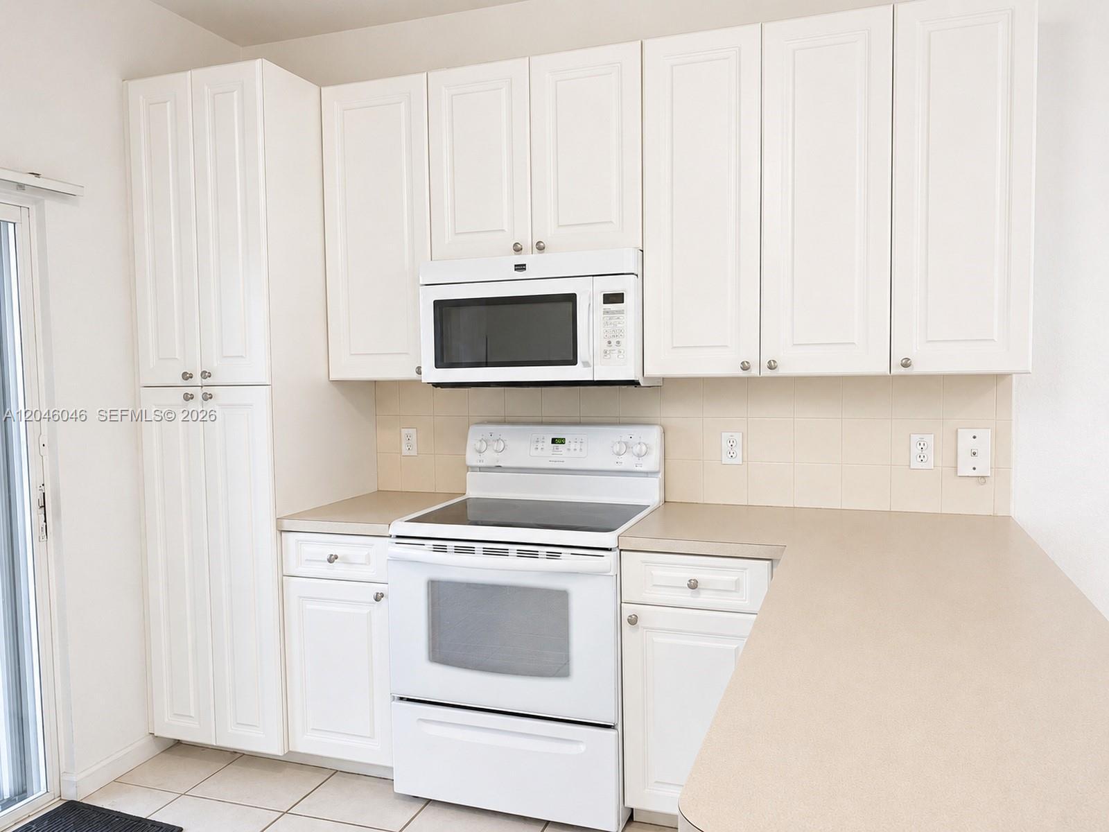 4950 WASHINGTON ST # 4, Hollywood FL 33021 photo 2