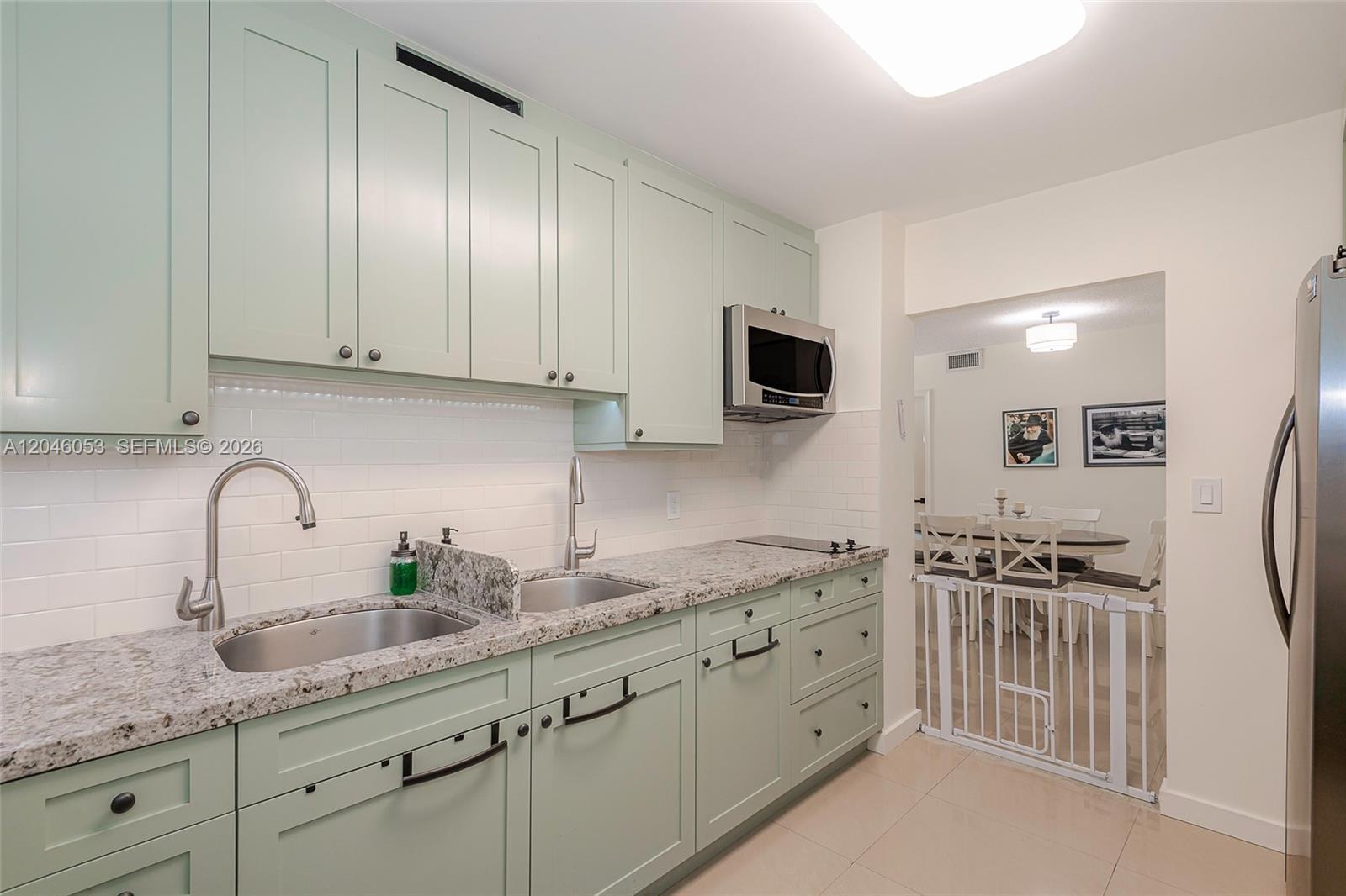 5750 Collins Ave # 3J, Miami Beach FL 33140 photo 3