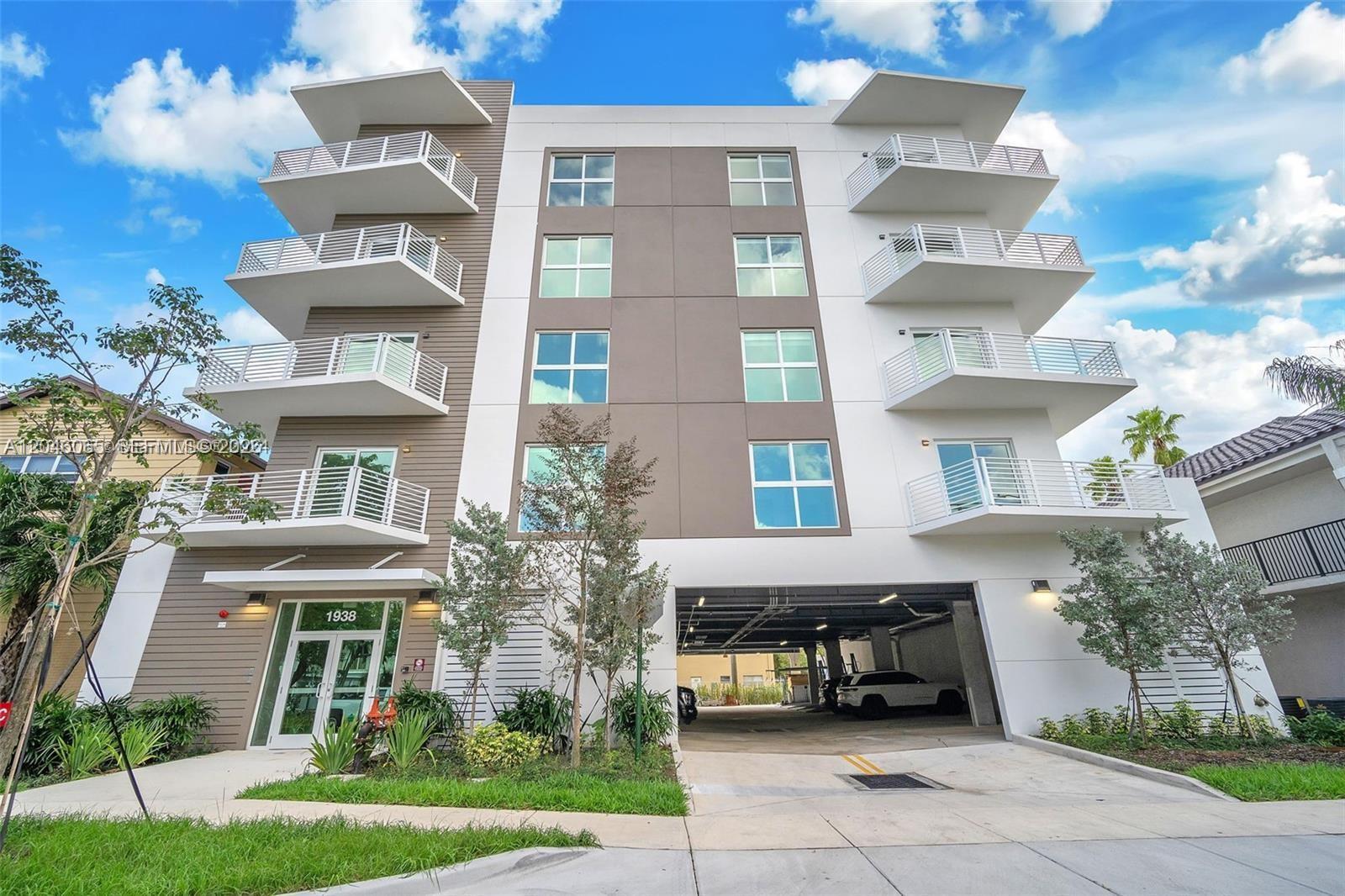 1938 Jackson St # 301, Hollywood FL 33020 photo 2
