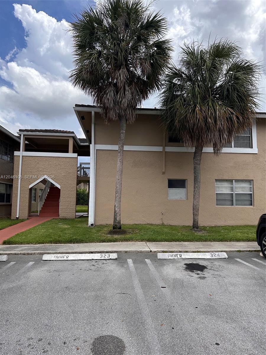9976 Twin Lakes Dr, Coral Springs FL 33071 photo 2