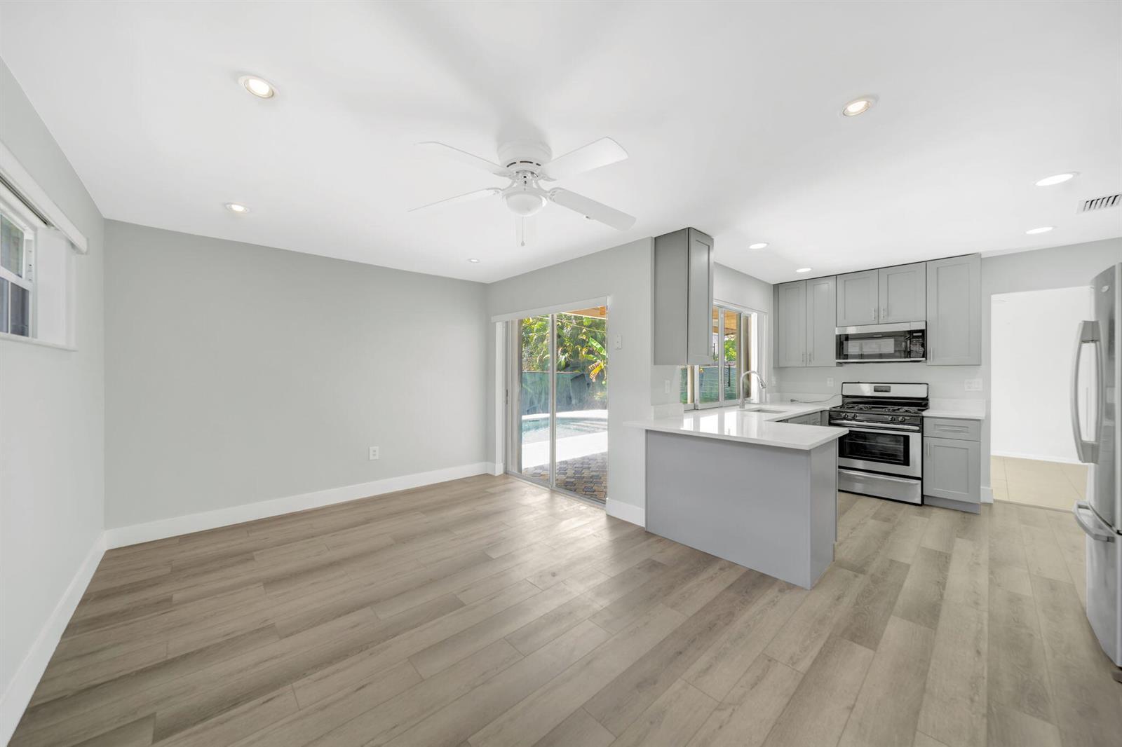 2545 NW 105th Lane, Sunrise FL 33322 photo 4