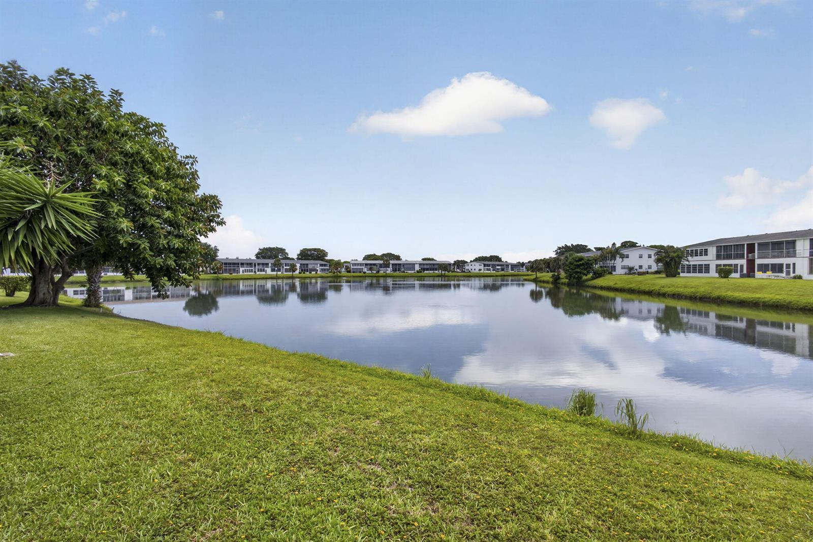 127 Chatham F, West Palm Beach FL 33417
