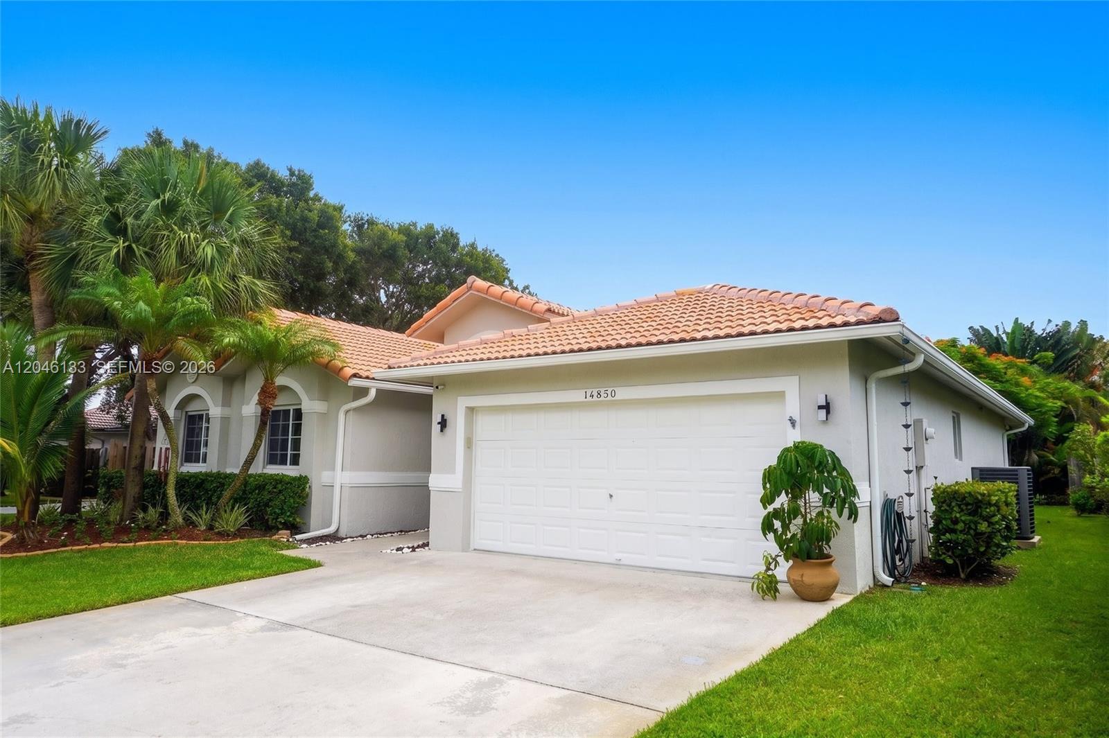 16850 Crestview Ln, Weston FL 33326 photo 3