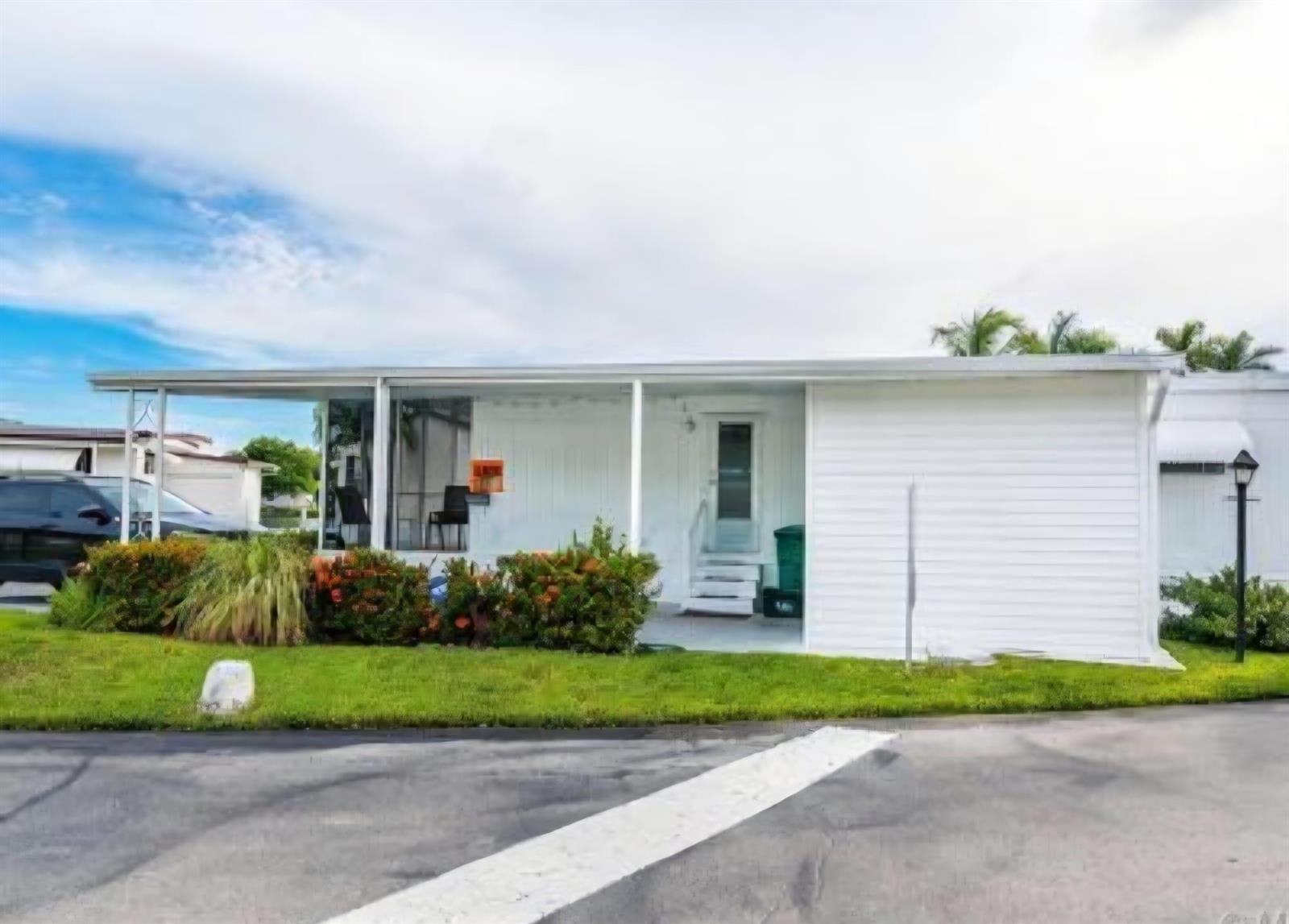 3302 Lake Street, Hollywood FL 33021