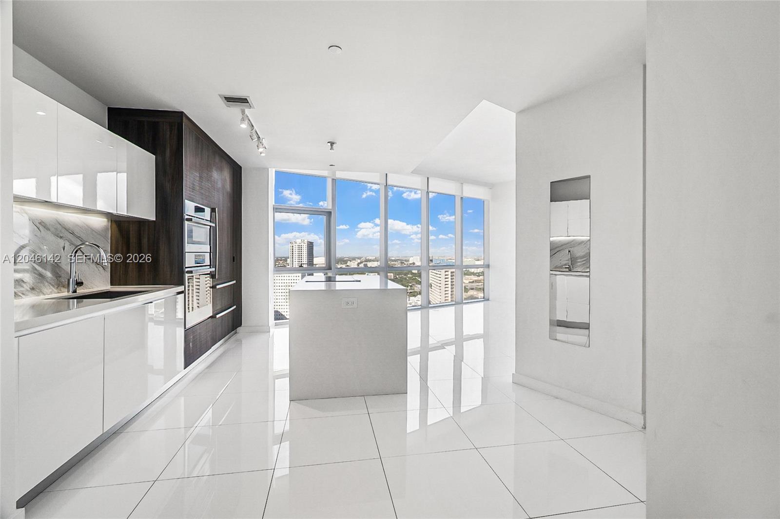 851 NE 1st Ave # 2802, Miami FL 33132 photo 3