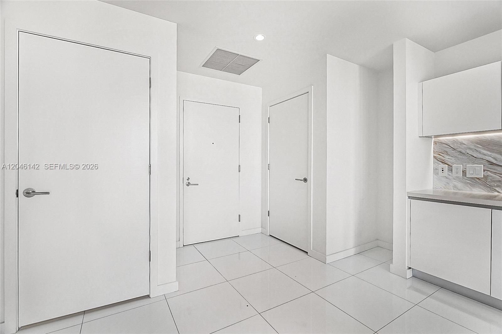 851 NE 1st Ave # 2802, Miami FL 33132 photo 5