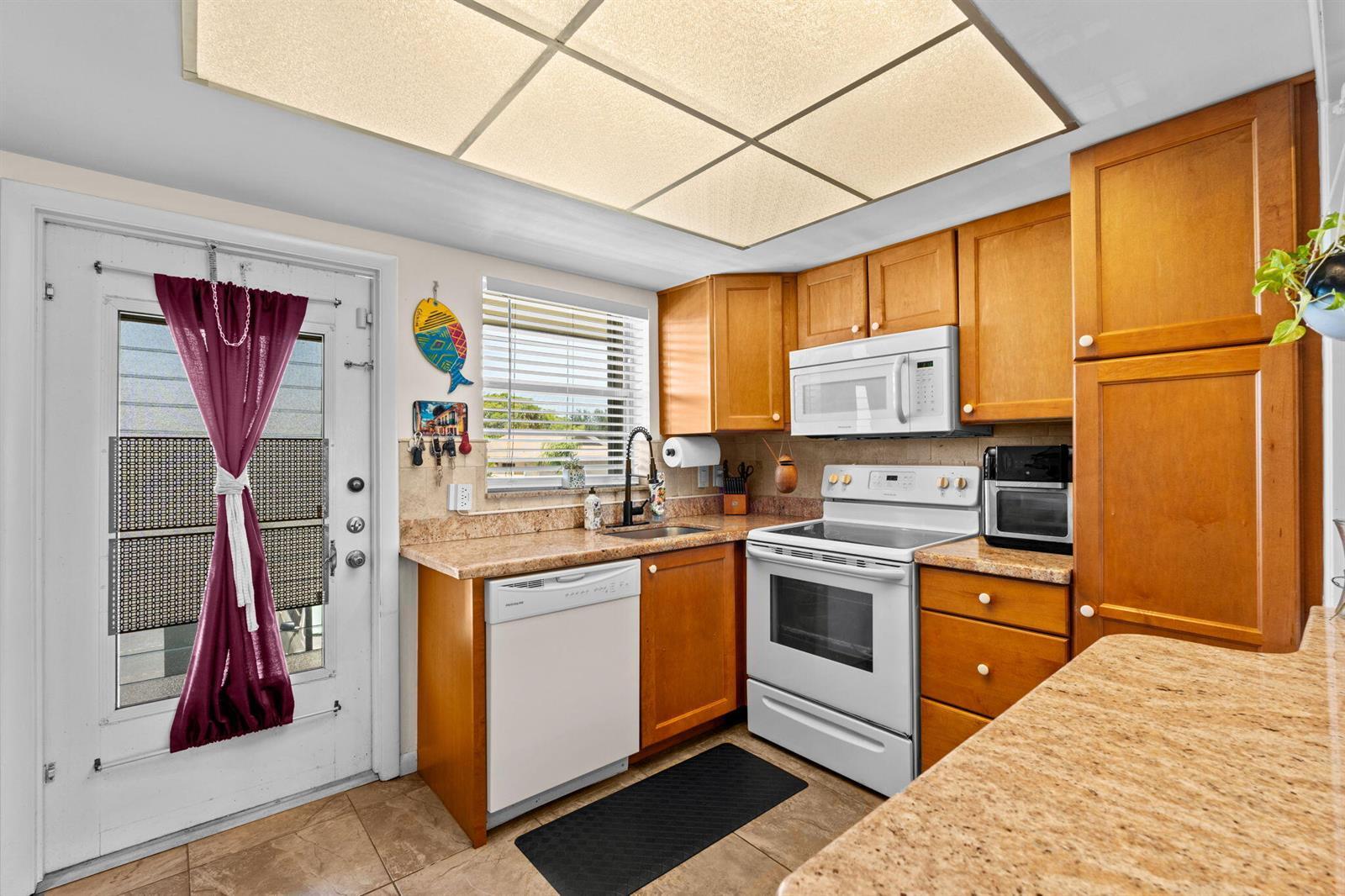 312 NE 17th Avenue # 203, Boynton Beach FL 33435