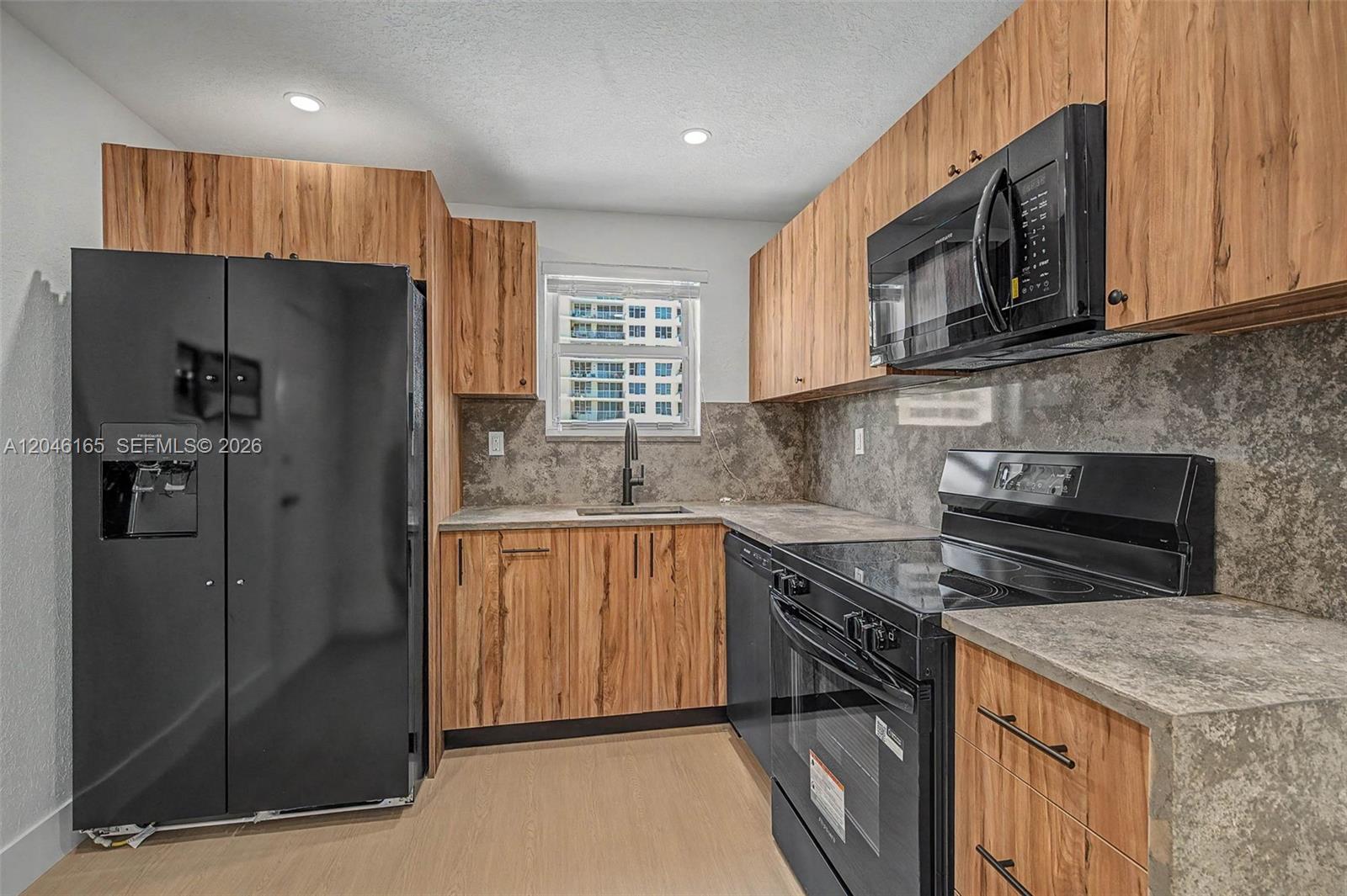 5555 Collins Ave # 7B, Miami Beach FL 33140 photo 3