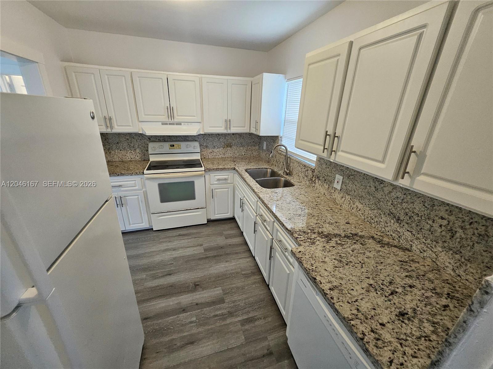 2121 NW 28th St, Oakland Park FL 33311 photo 4