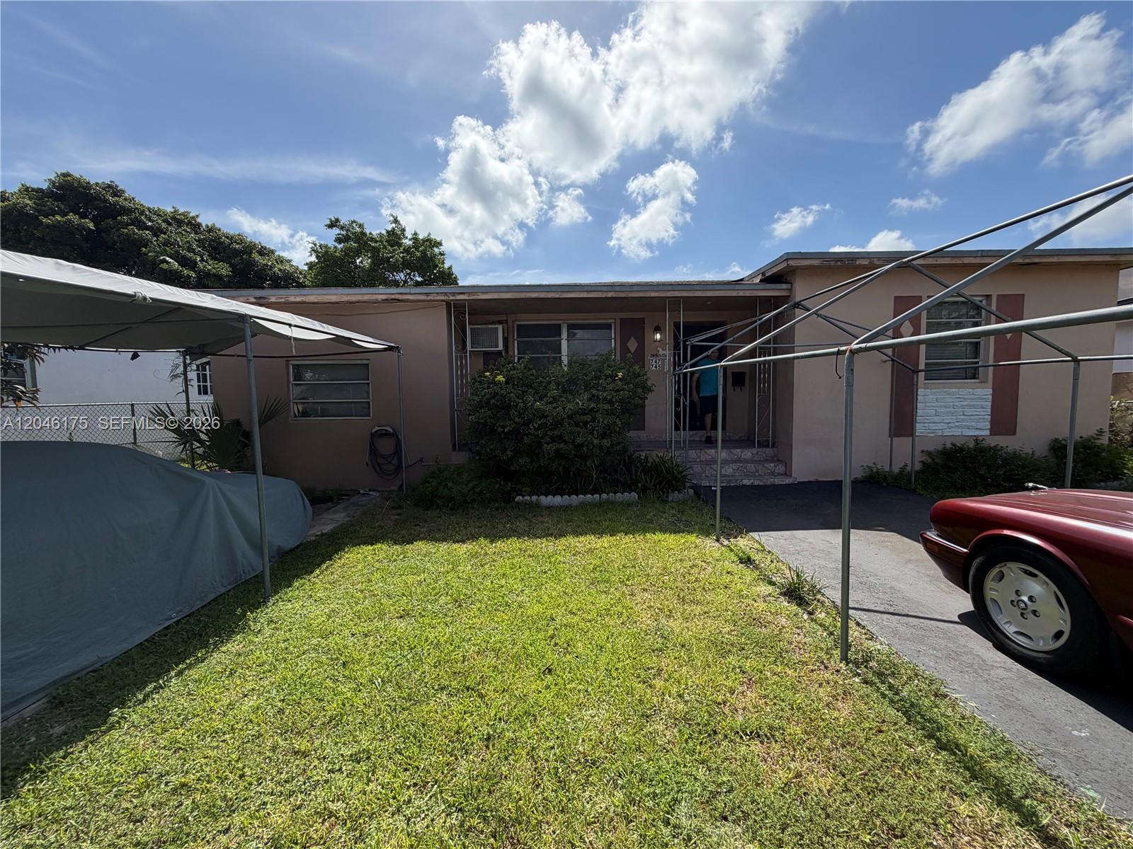 745 NW 32nd Ave, Miami FL 33125 photo 2