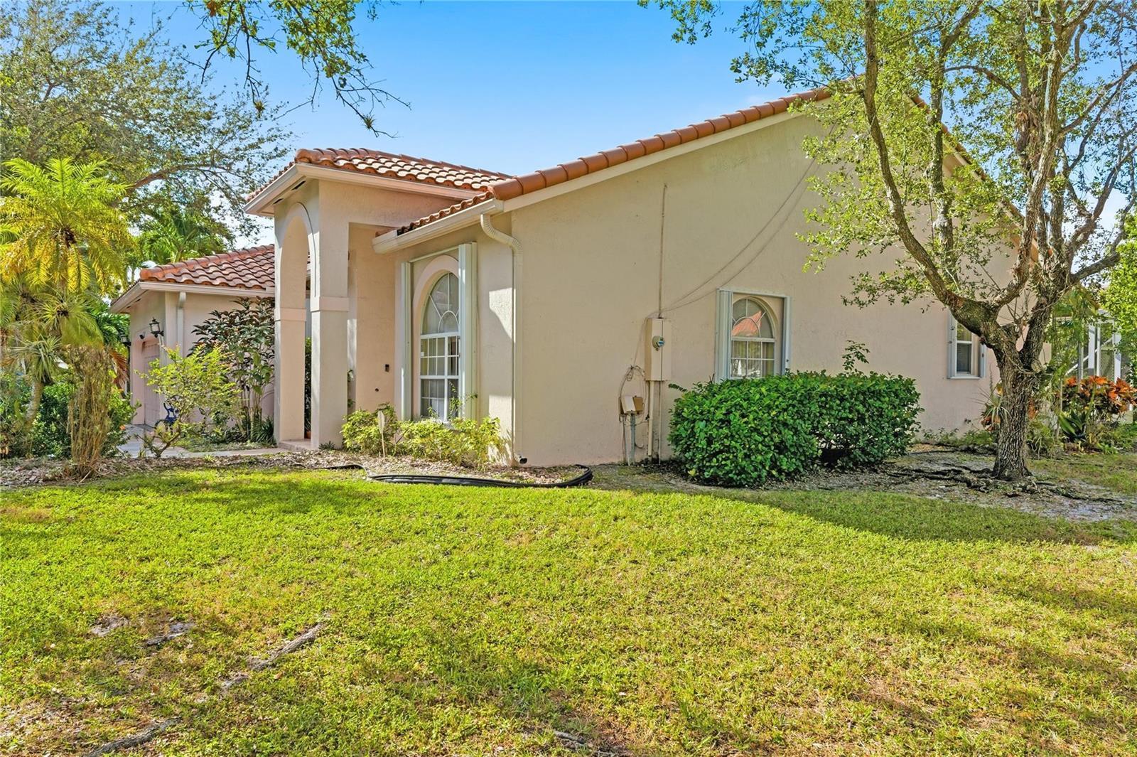 5374 NW 57th Avenue, Coral Springs FL 33067 photo 3