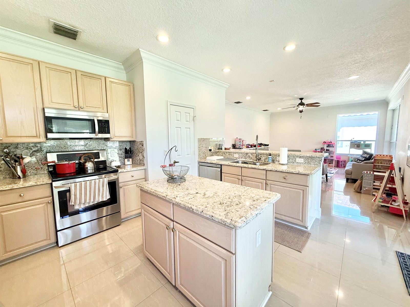 12671 Yardley Drive, Boca Raton FL 33428 photo 4