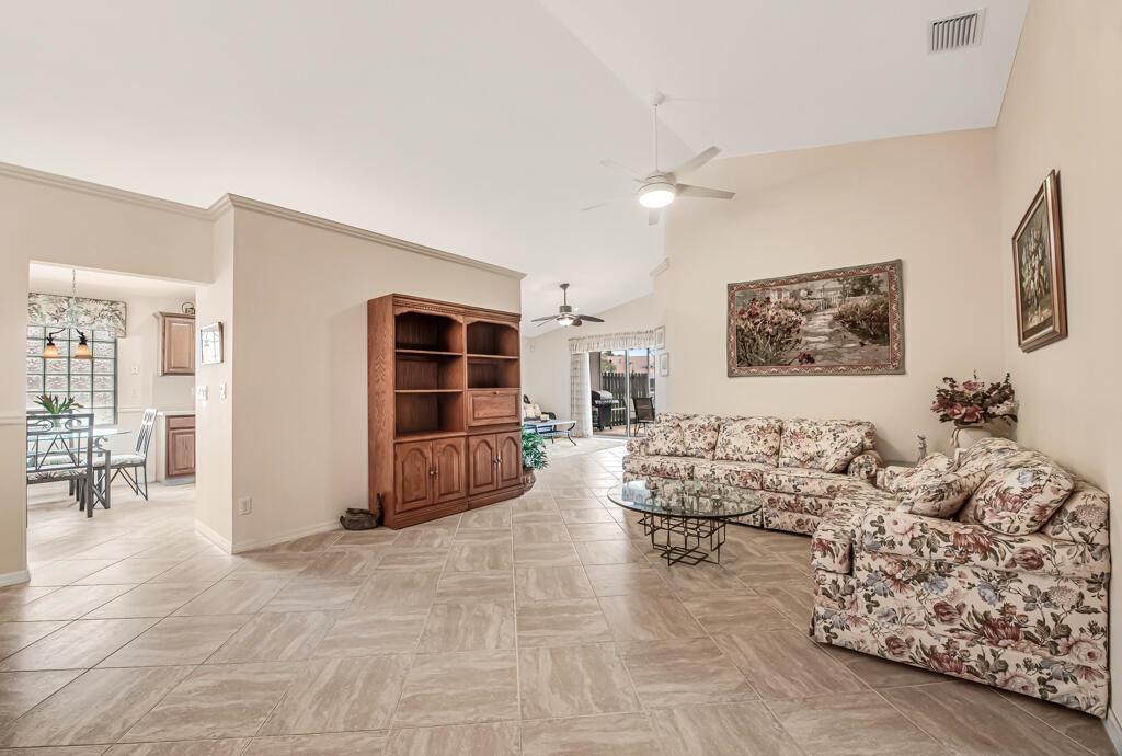 8294 Duomo Circle, Boynton Beach FL 33472 photo 2
