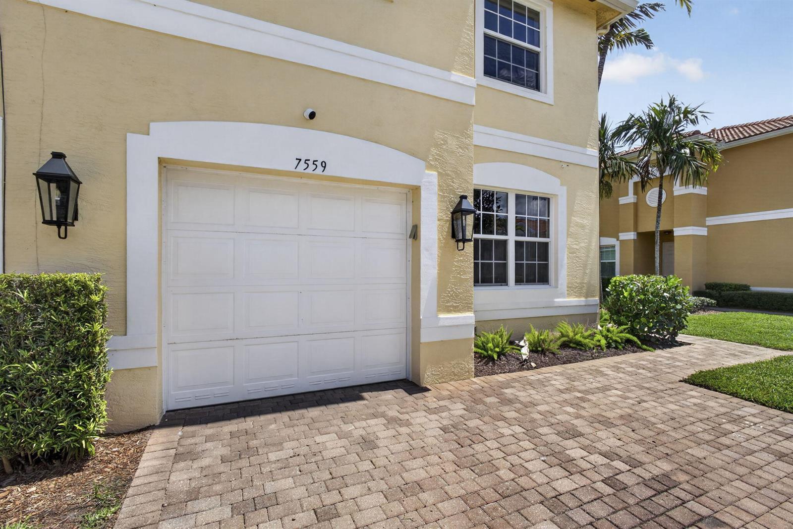 7559 Spatterdock Drive, Boynton Beach FL 33437 photo 2
