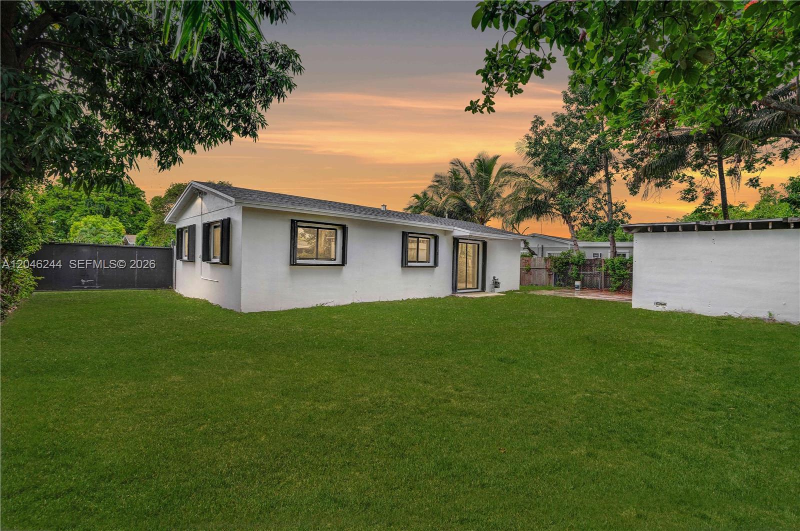 15551 SW 101st Ave, Miami FL 33157 photo 2