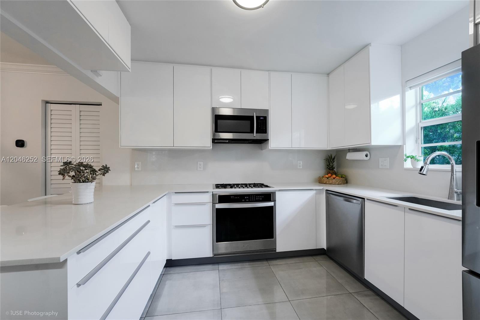 1556 Catalonia Ave, Coral Gables FL 33134 photo 5