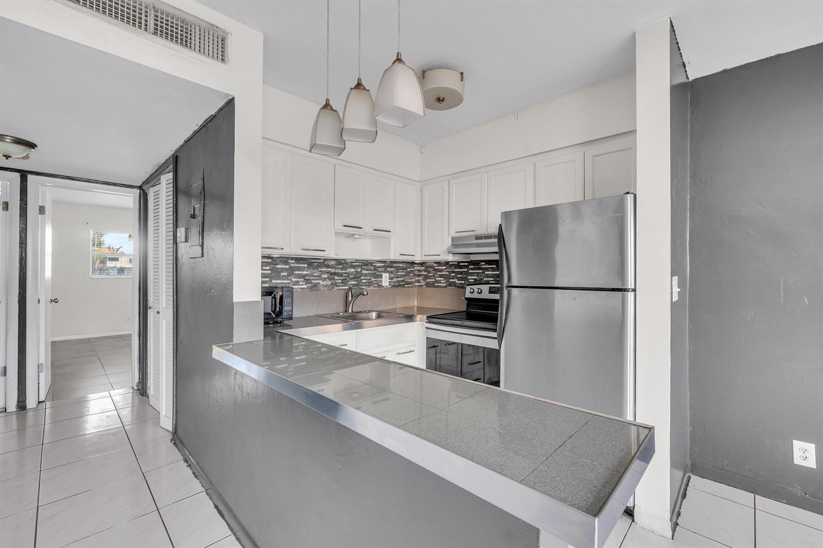4050 NE 12th Terrace # 38, Oakland Park FL 33334 photo 3