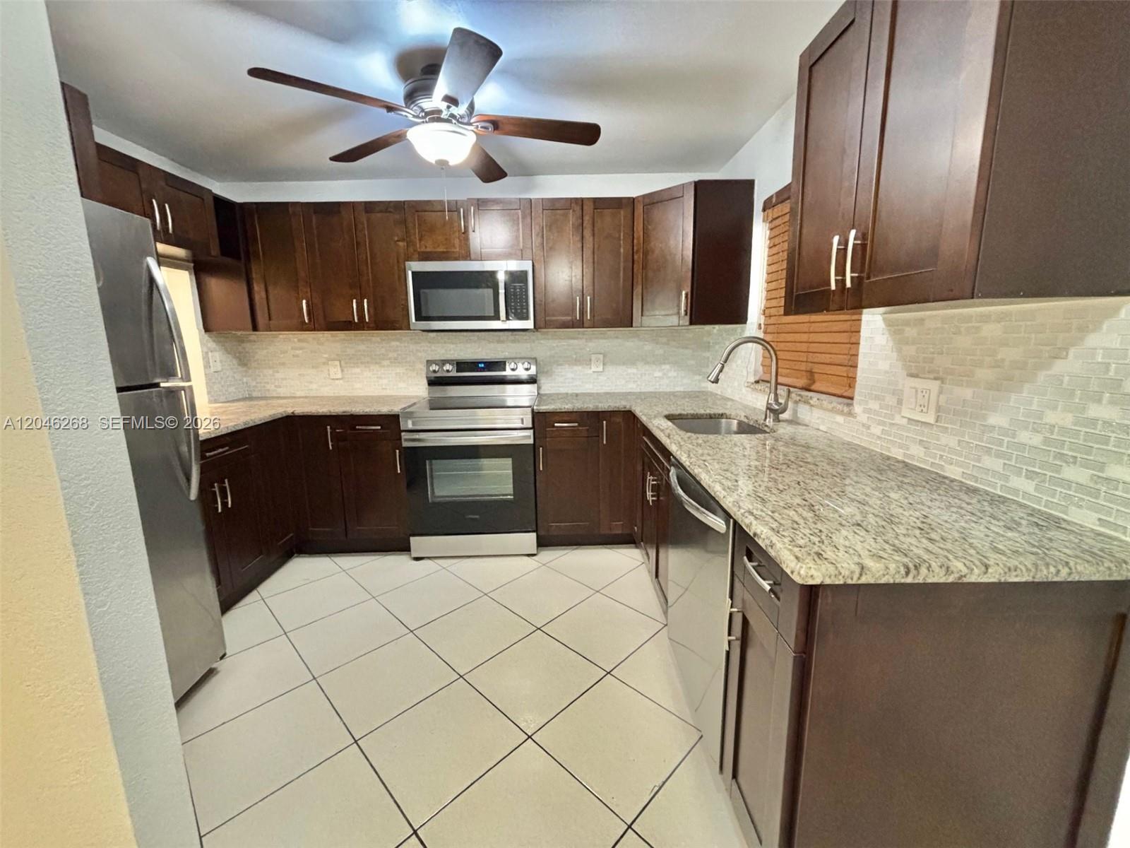 9411 Evergreen Pl # 303, Davie FL 33324 photo 3
