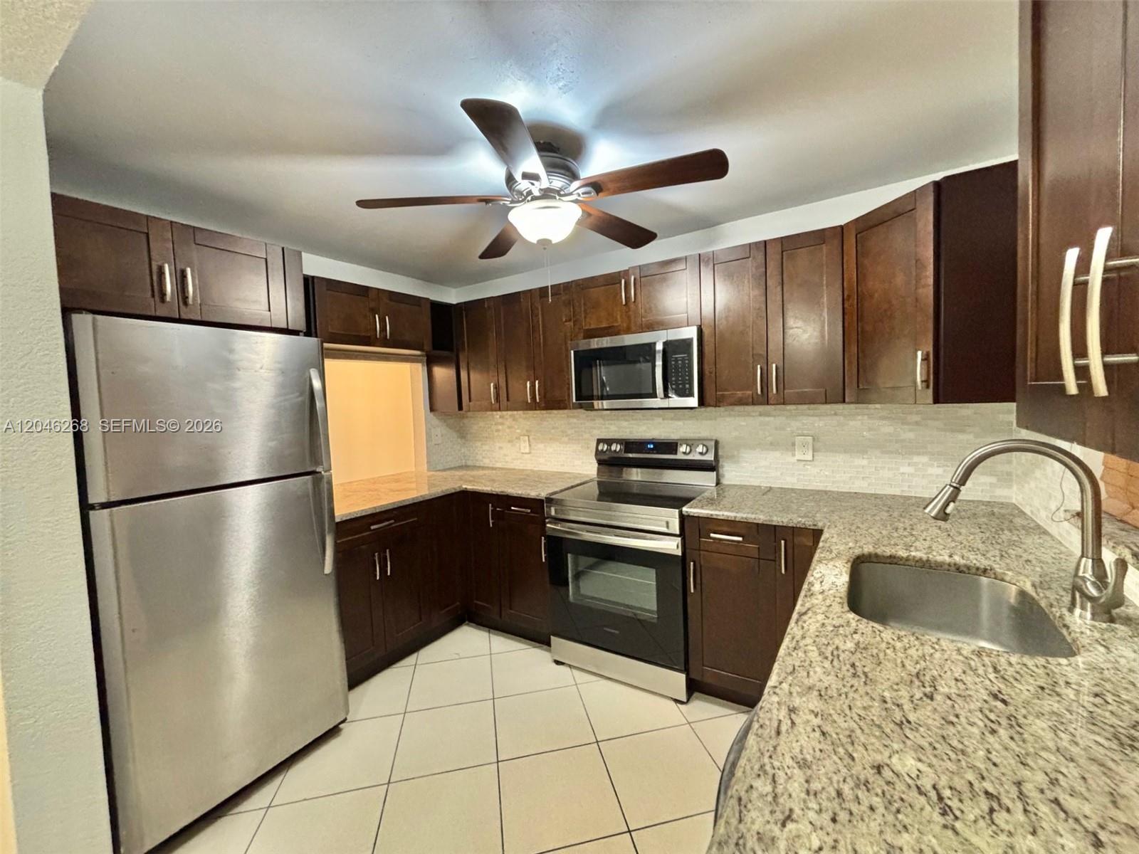 9411 Evergreen Pl # 303, Davie FL 33324 photo 4