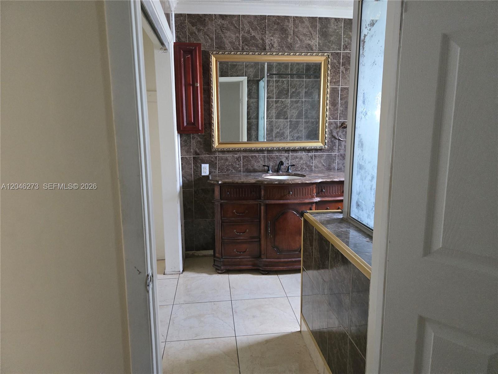 4205 NW 52nd Ave, Lauderdale Lakes FL 33319 photo 4