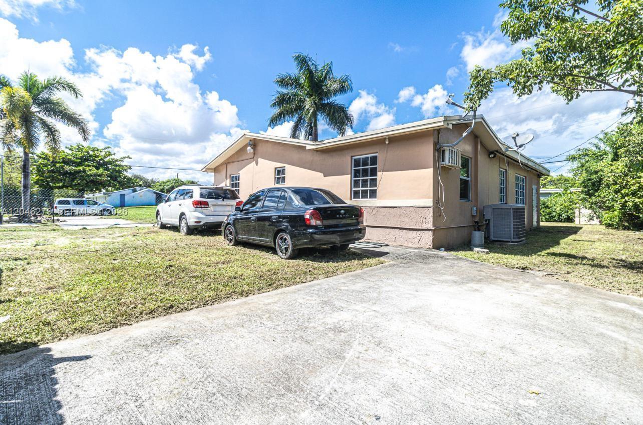 11401 NW 12th Ave, Miami FL 33168 photo 3