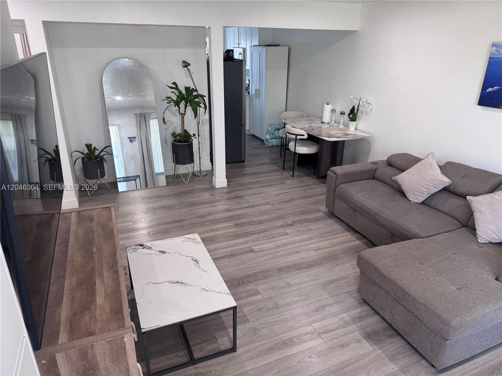 8550 Byron Ave # 2G, Miami Beach FL 33141 photo 3