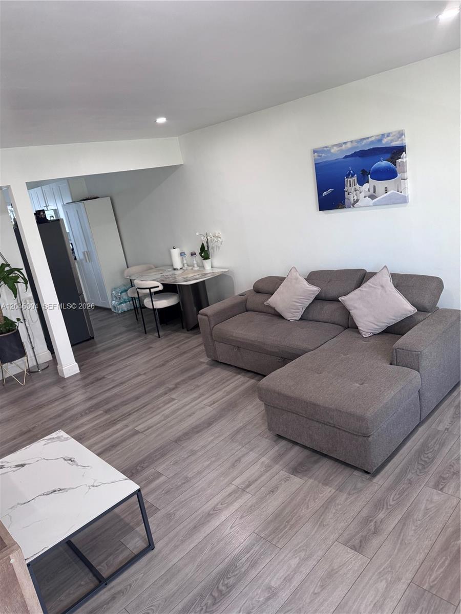 8550 Byron Ave # 2G, Miami Beach FL 33141 photo 5