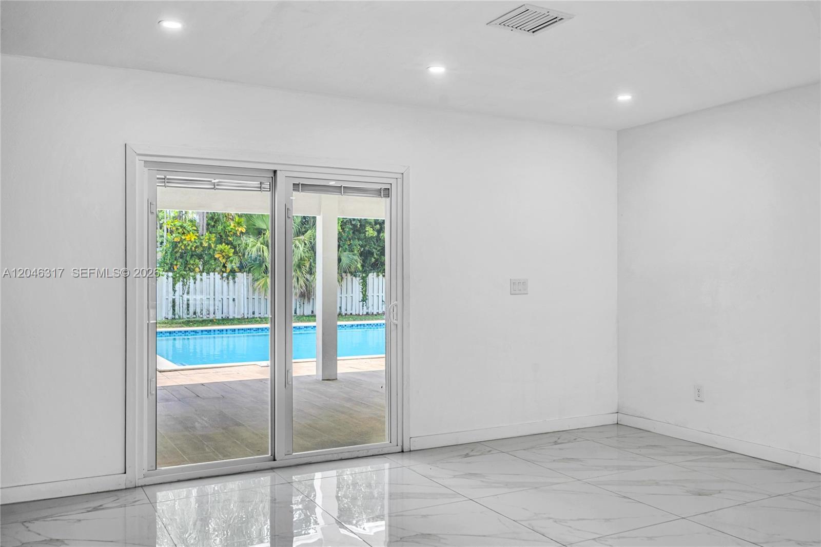 12525 SW 68th Ct, Pinecrest FL 33156 photo 5