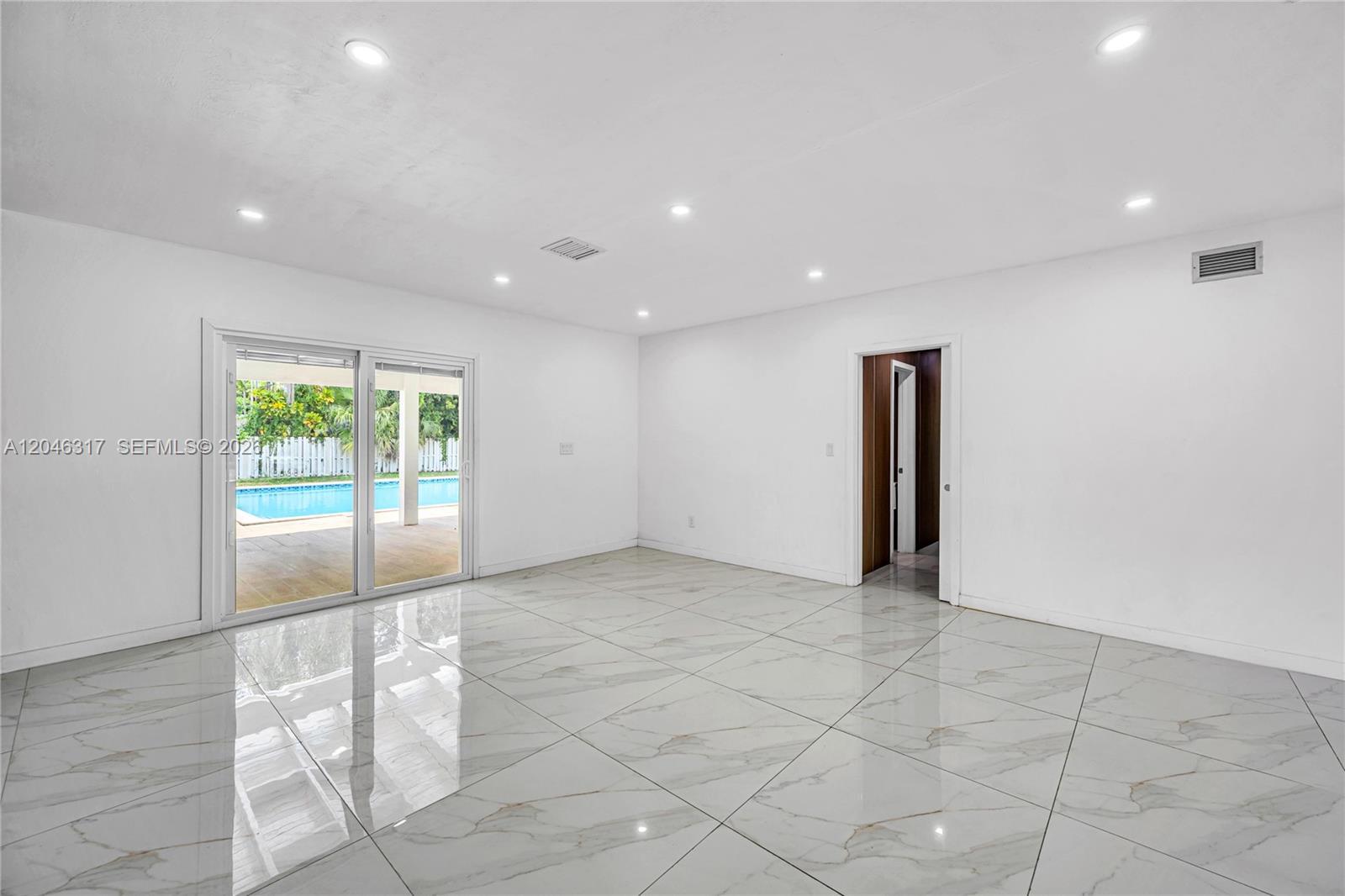 12525 SW 68th Ct, Pinecrest FL 33156 photo 4