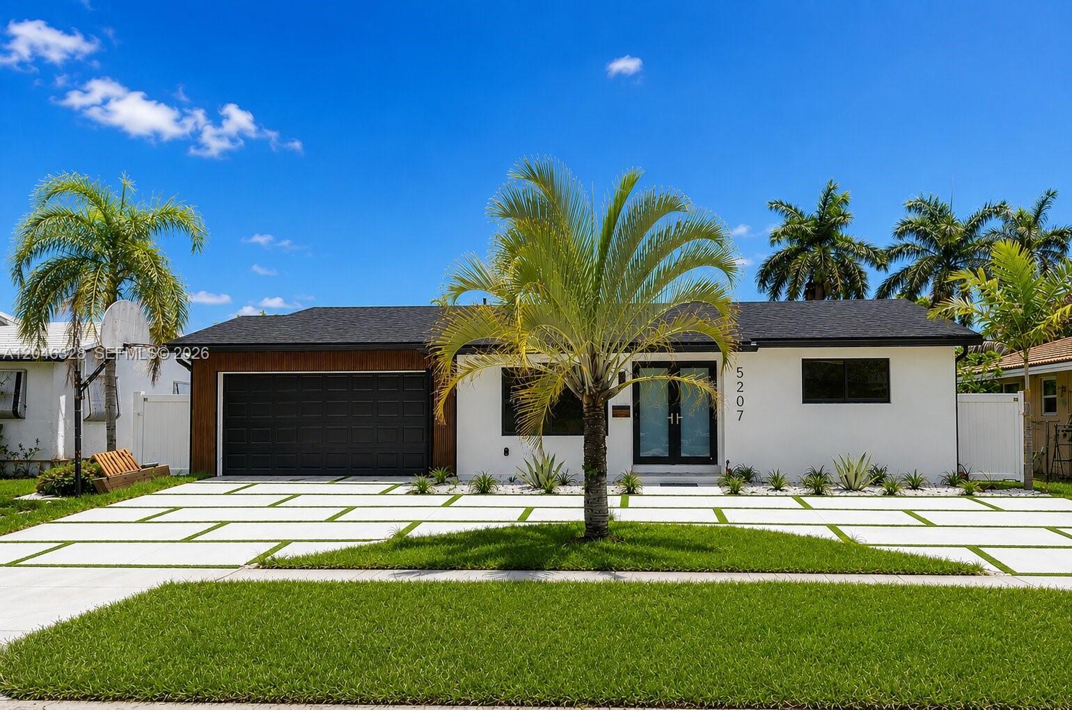 5207 Roosevelt St, Hollywood FL 33021