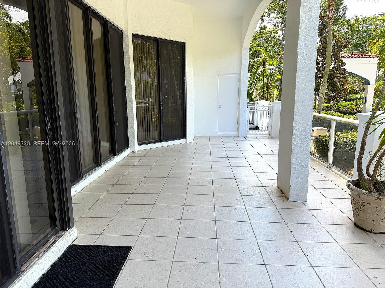 3640 Yacht Club Dr # 104, Aventura FL 33180