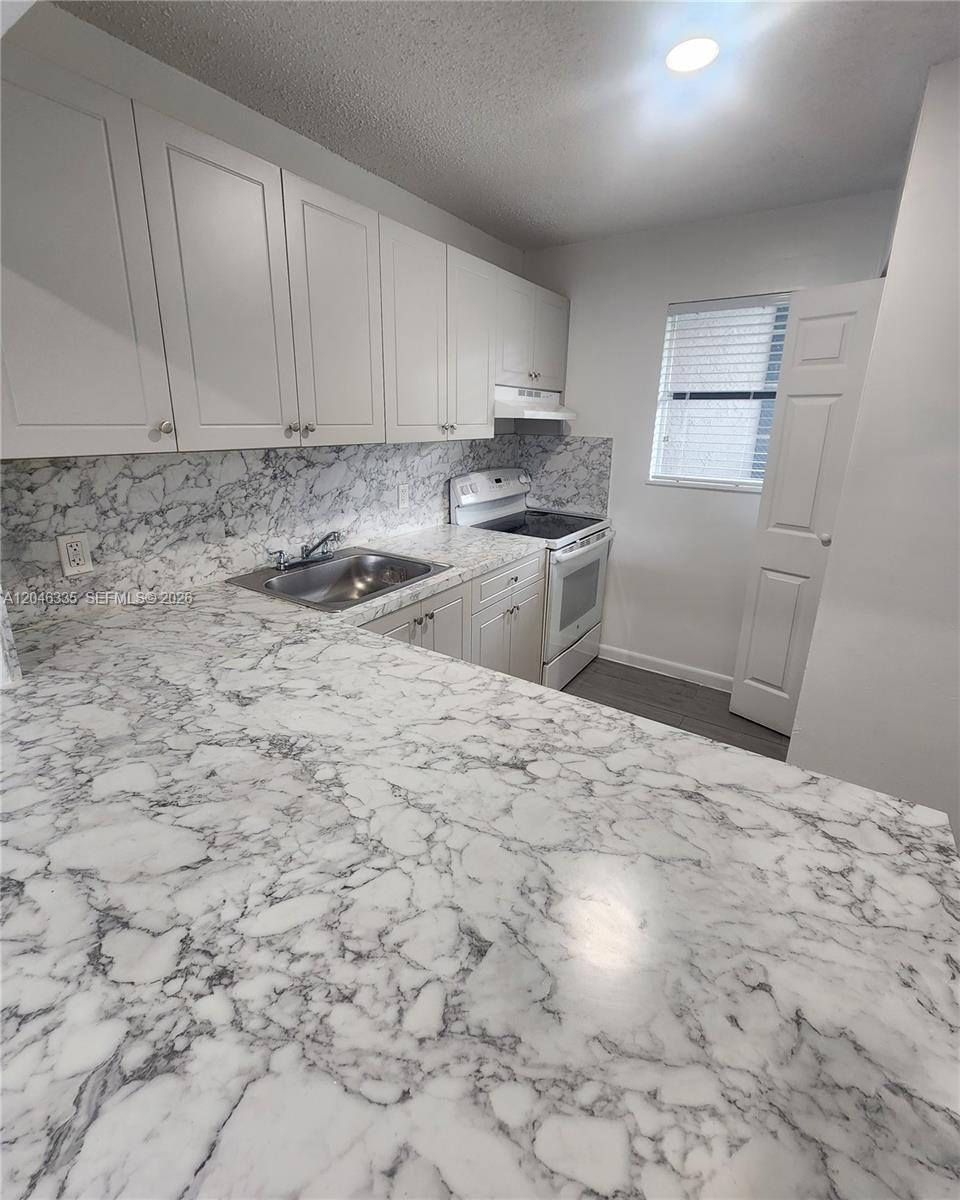 10900 SW 196th St # 204, Cutler Bay FL 33157