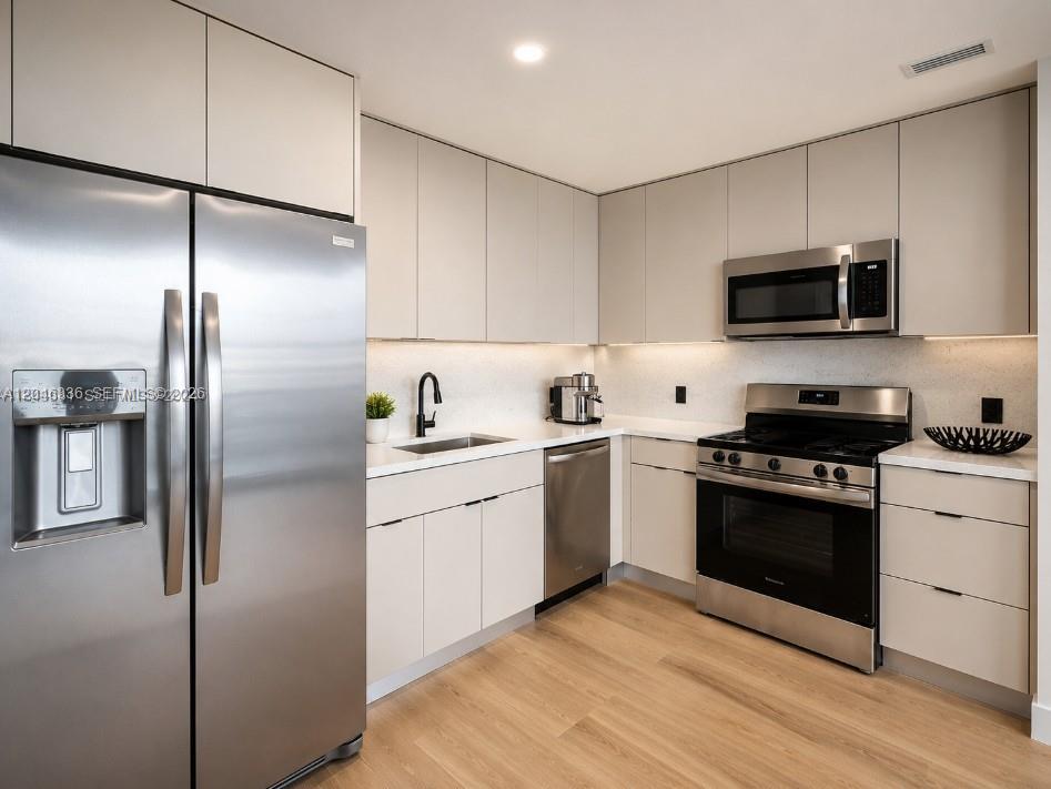 300 S Biscayne Blvd # 1503, Miami FL 33131 photo 2
