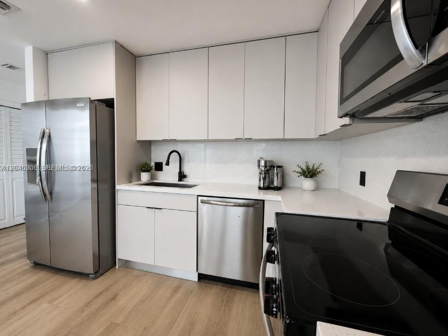 300 S Biscayne Blvd # 1503, Miami FL 33131 photo 3