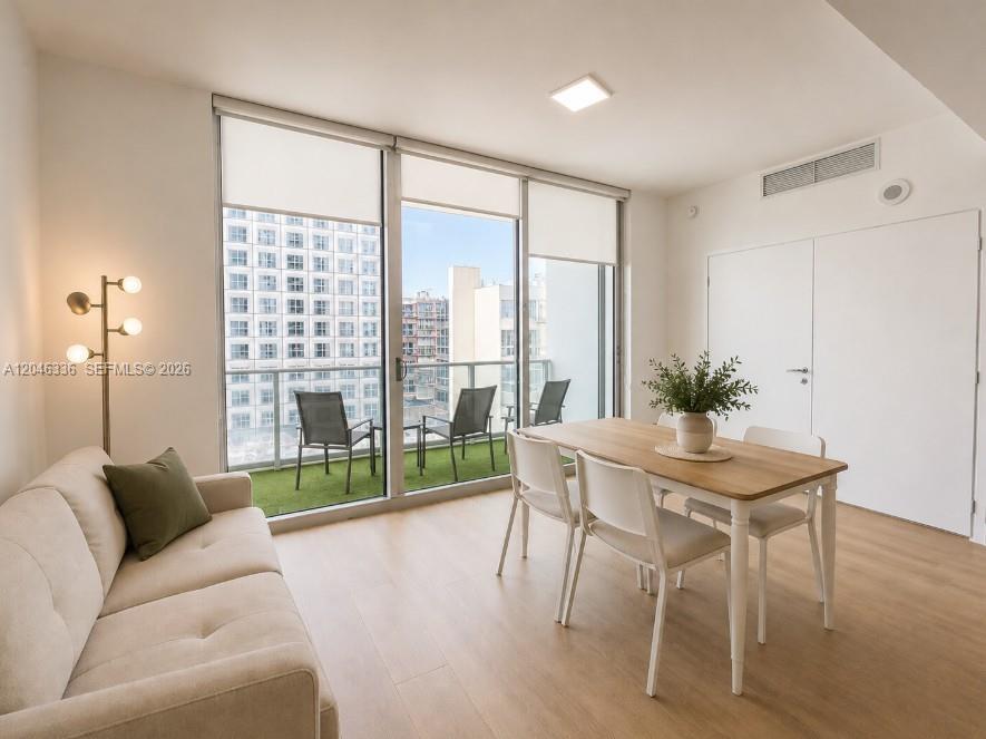 300 S Biscayne Blvd # 1503, Miami FL 33131 photo 4