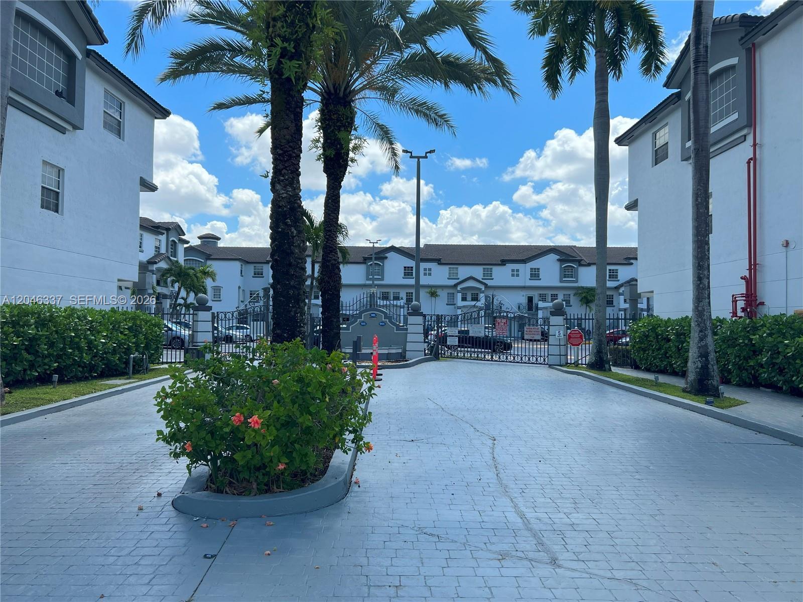 925 NW 82nd Ave # A, Miami FL 33126 photo 2