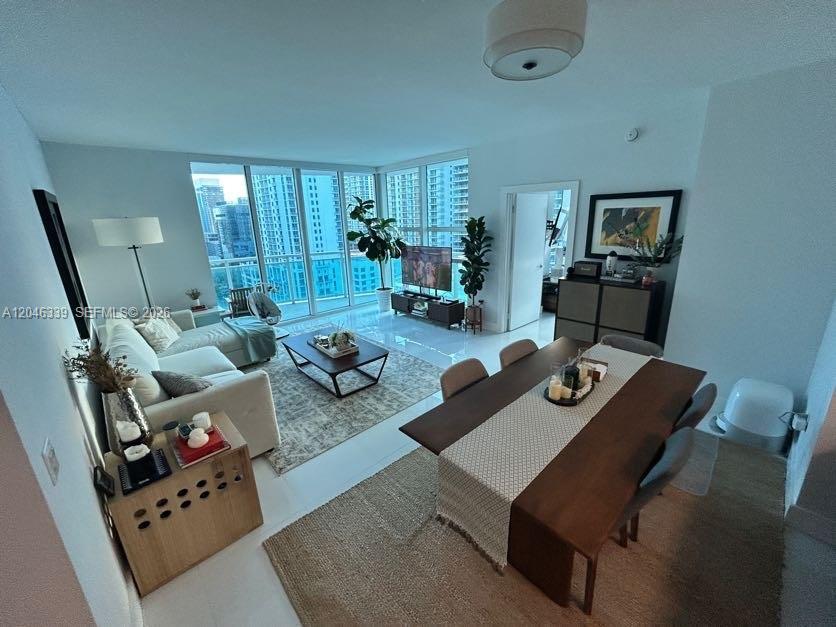 951 Brickell Ave # 2011, Miami FL 33131 photo 2