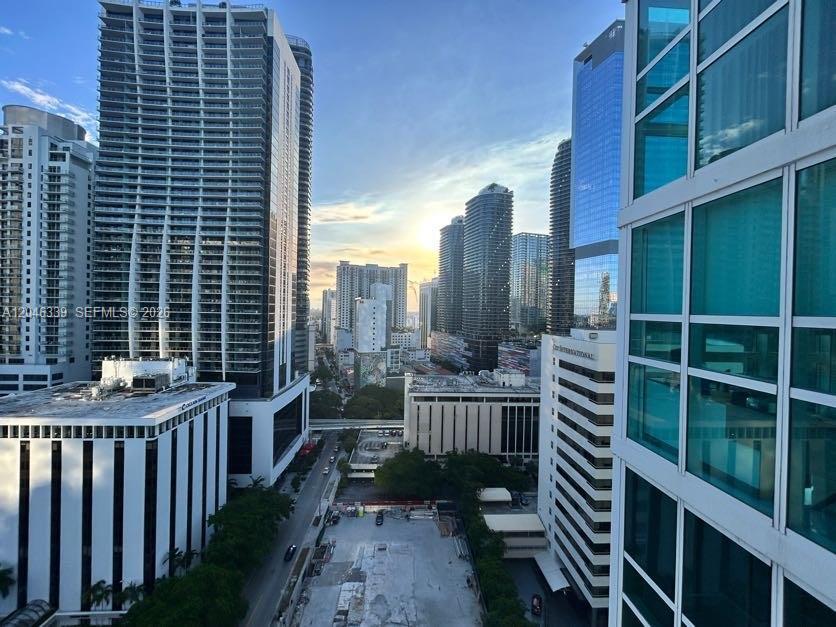 951 Brickell Ave # 2011, Miami FL 33131 photo 4