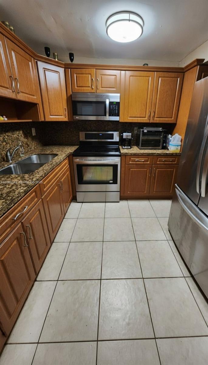 8188 NW 98th Lane # 122, Hialeah Gardens FL 33016 photo 3