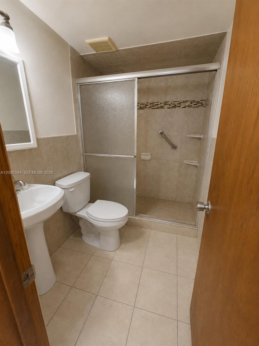 8188 NW 98th Lane # 122, Hialeah Gardens FL 33016 photo 4