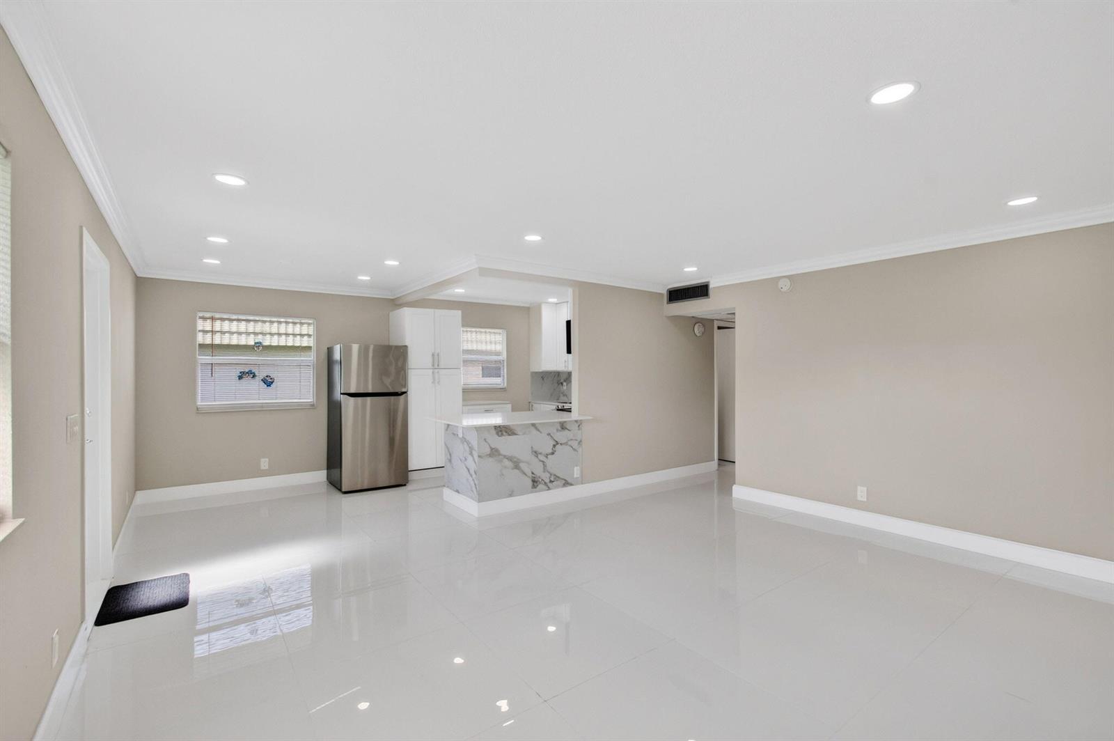 429 Flanders I, Delray Beach FL 33484 photo 2