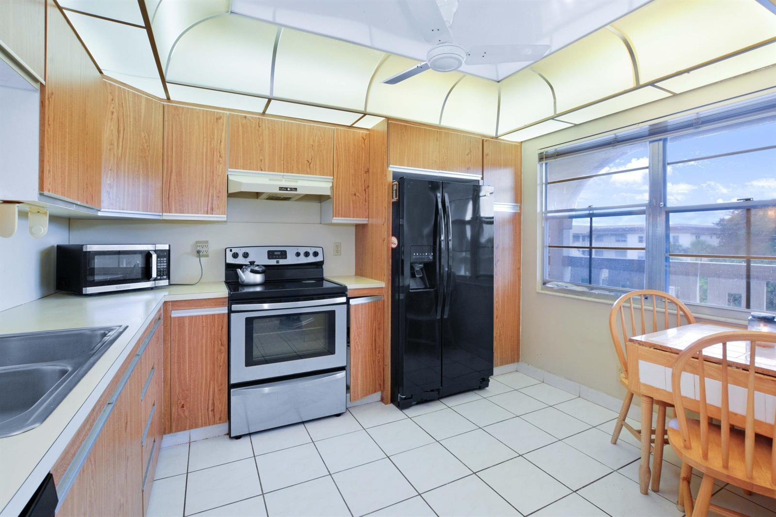 2101 Lucaya Bend # D4, Coconut Creek FL 33066 photo 3
