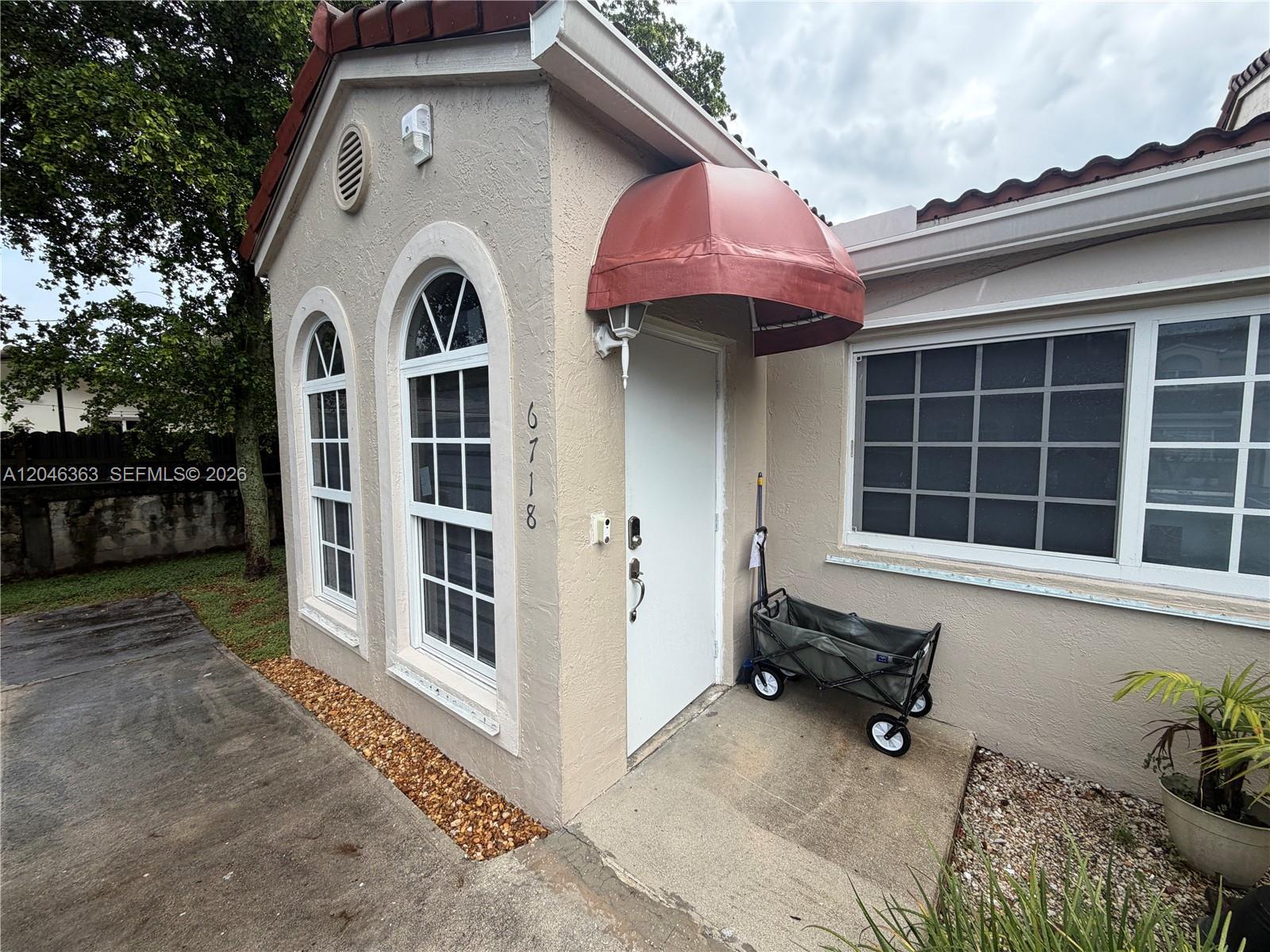 6718 NW 166th Ter # 301, Miami Lakes FL 33014 photo 2