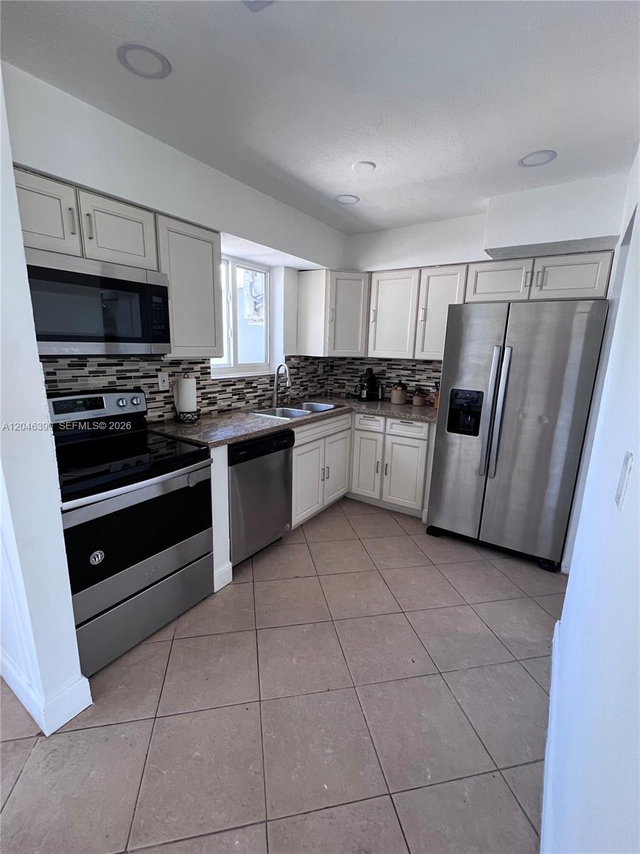 Hollywood, FL 33024 photo 3