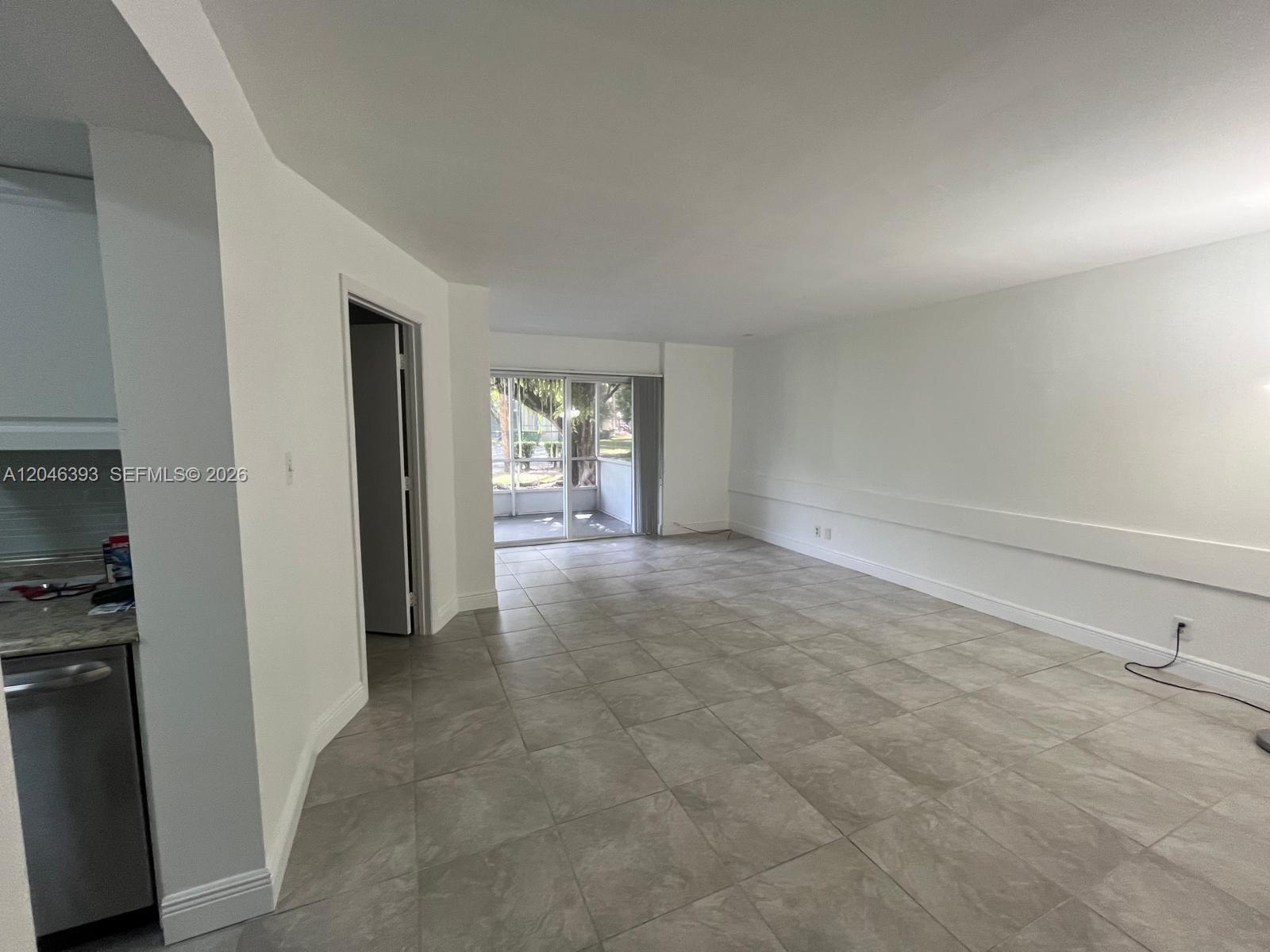 Miami, FL 33186 photo 2