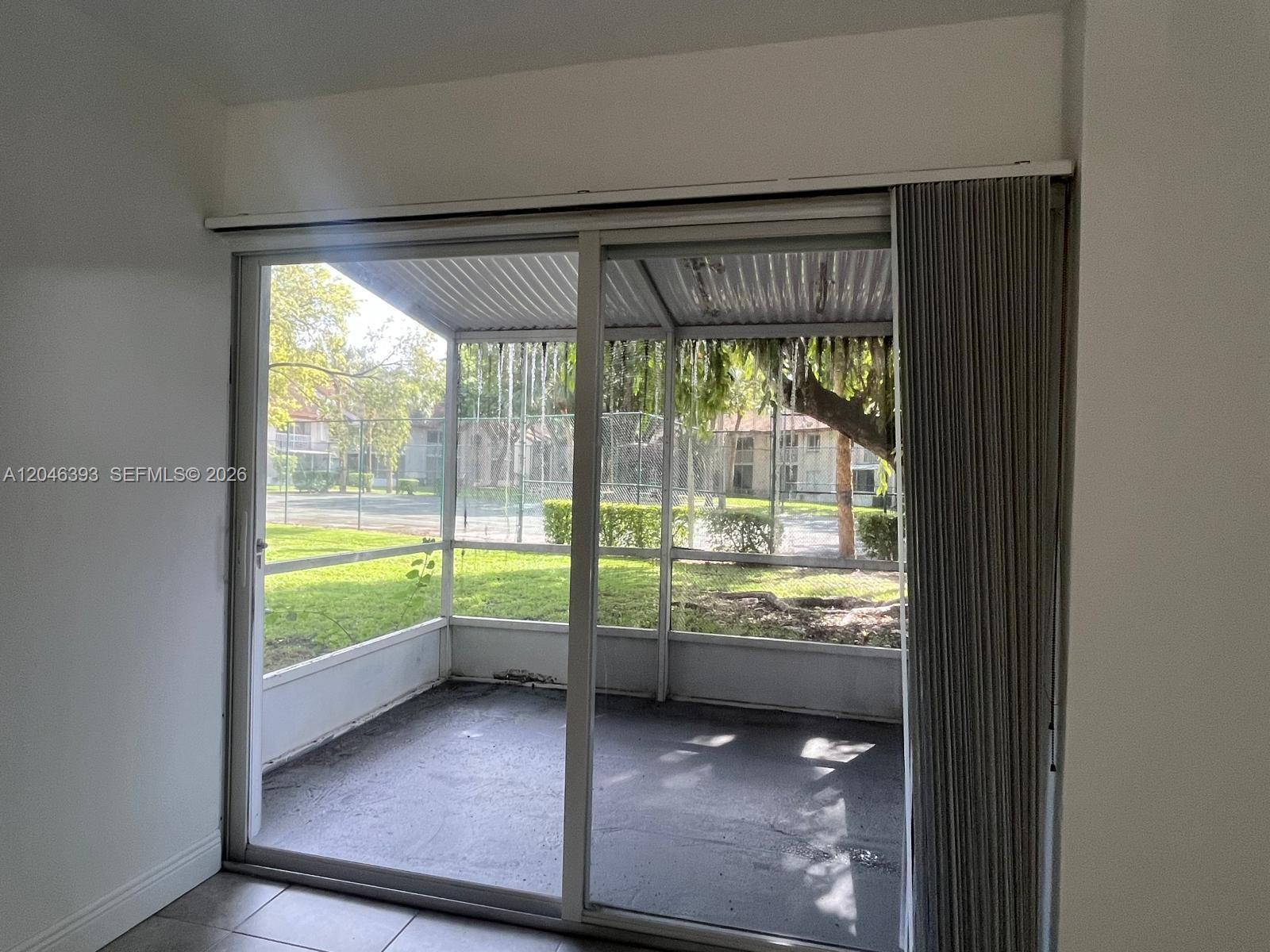 Miami, FL 33186 photo 4