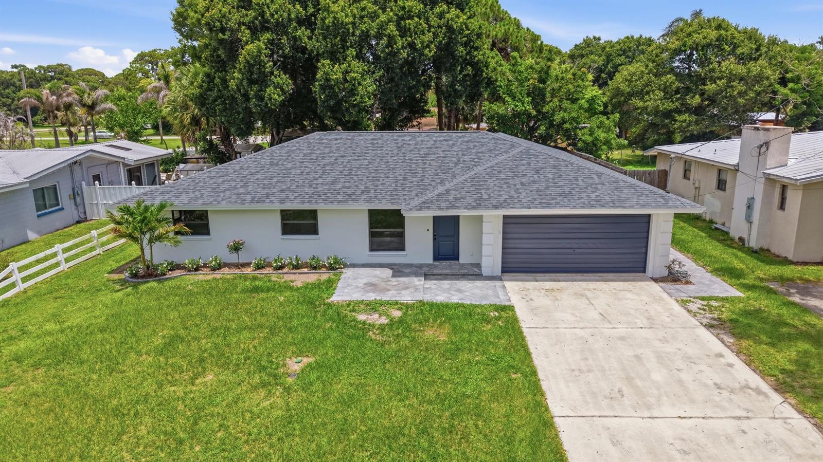 1124 Club Drive, Fort Pierce FL 34982 photo 2