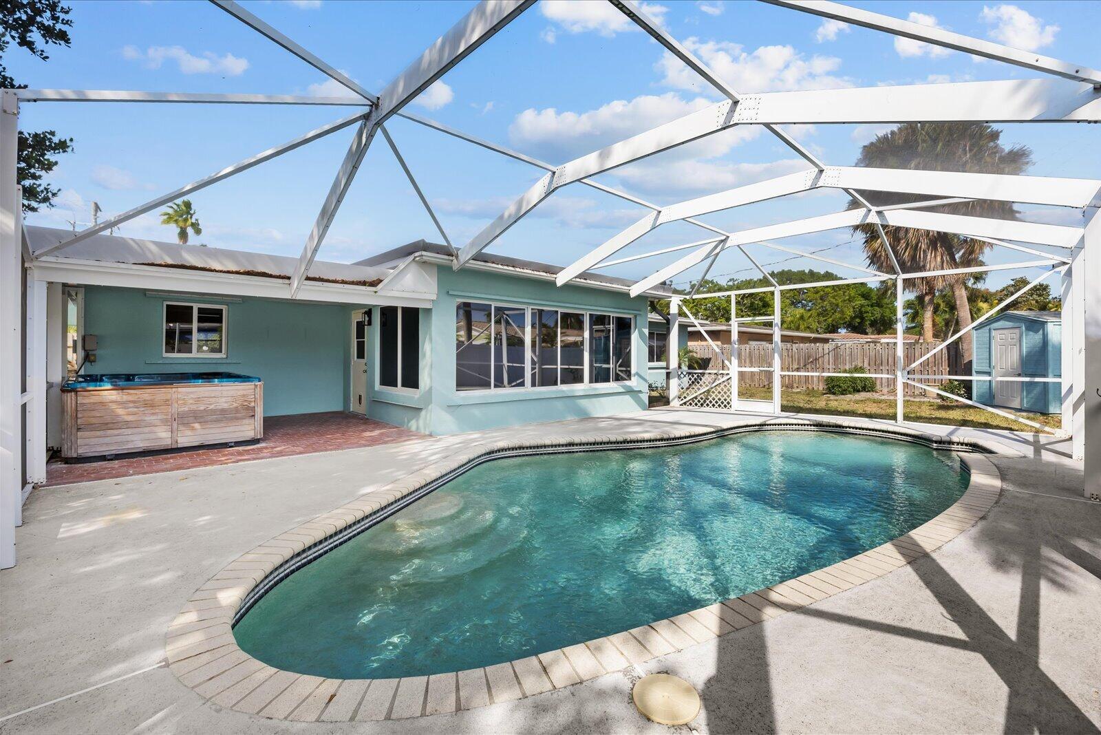 800 SE 13th Court, Deerfield Beach FL 33441 photo 2