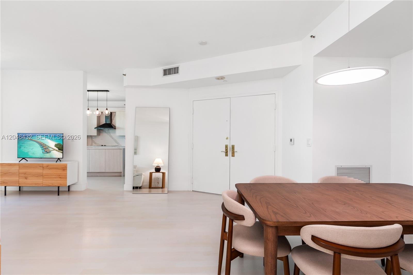 300 S Pointe Dr # 907, Miami Beach FL 33139 photo 5