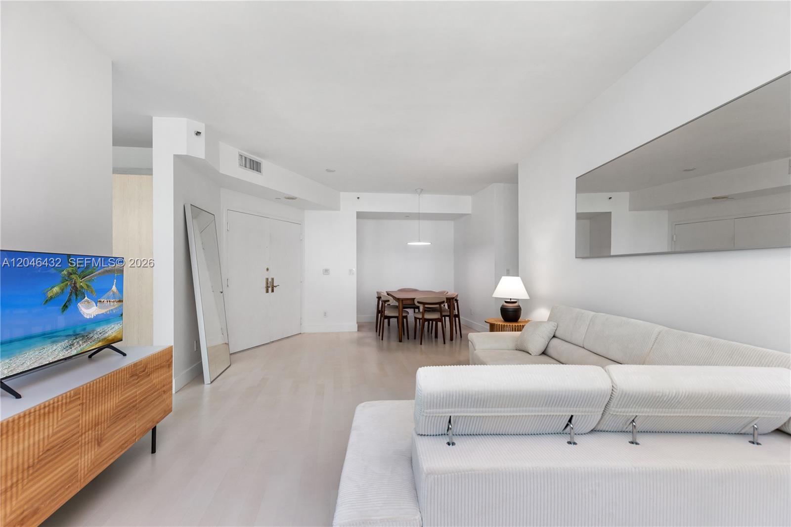300 S Pointe Dr # 907, Miami Beach FL 33139 photo 4